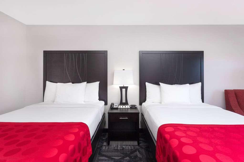 Hotel Ramada By Wyndham Tuscaloosa Zimmer foto